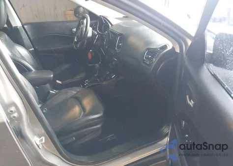 2019 Jeep Compass Limited 4X4 from USA, damaged, VIN 3C4NJDCB1KT619204